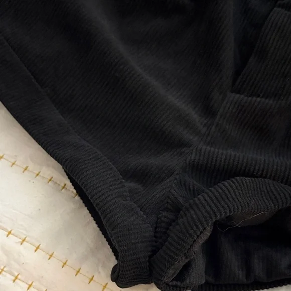 Halara Women's Black Corduroy Shorts - size small - NWT - Picture 4 of 8